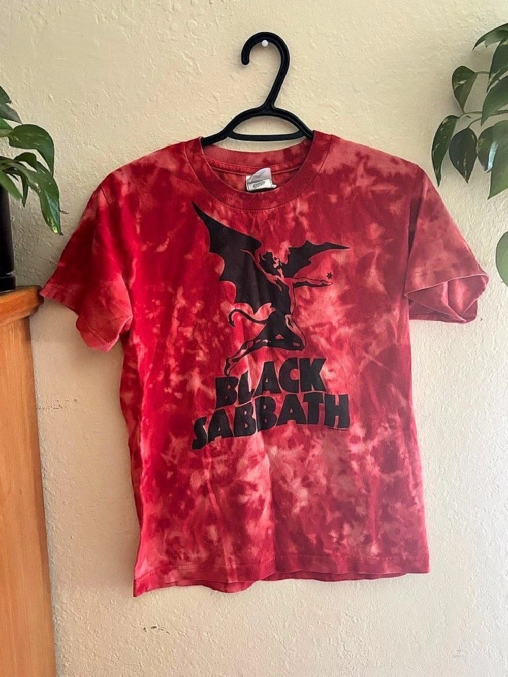 Black Sabbath Tie-Dye Graphic Tee Red & Black Large